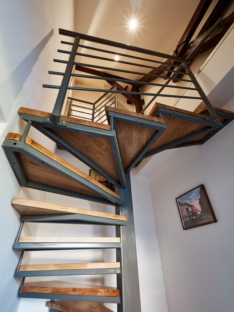 Eva Rooms & Studio Apartment Karlovac Buitenkant foto