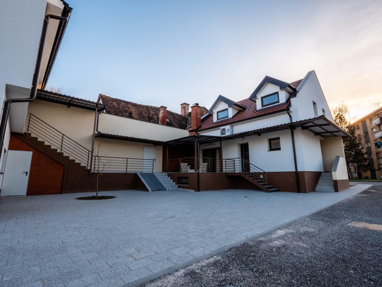 Eva Rooms & Studio Apartment Karlovac Buitenkant foto
