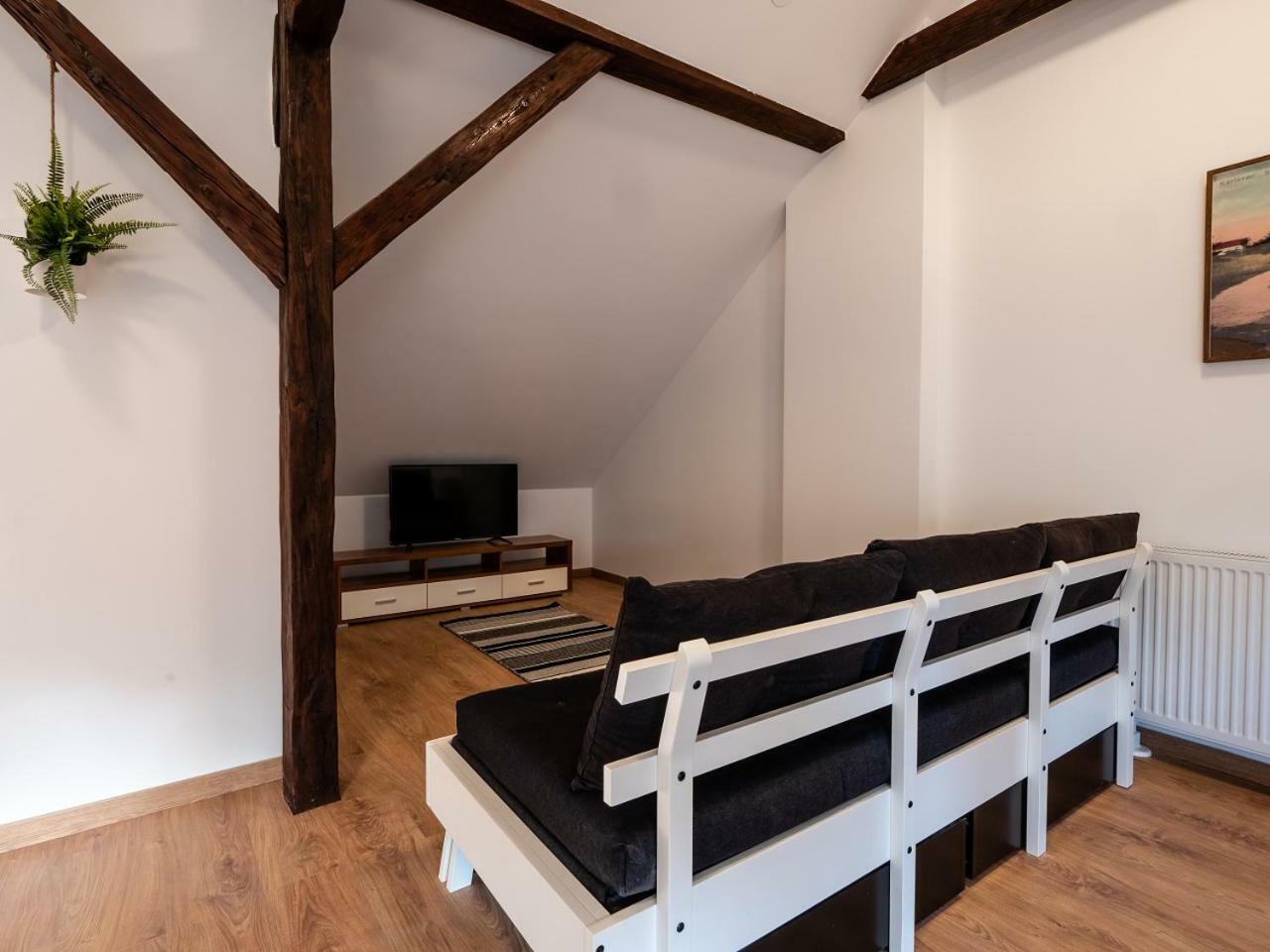 Eva Rooms & Studio Apartment Karlovac Buitenkant foto