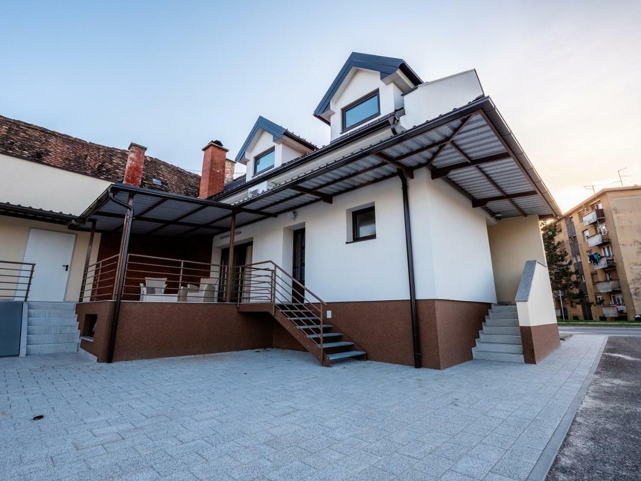 Eva Rooms & Studio Apartment Karlovac Buitenkant foto